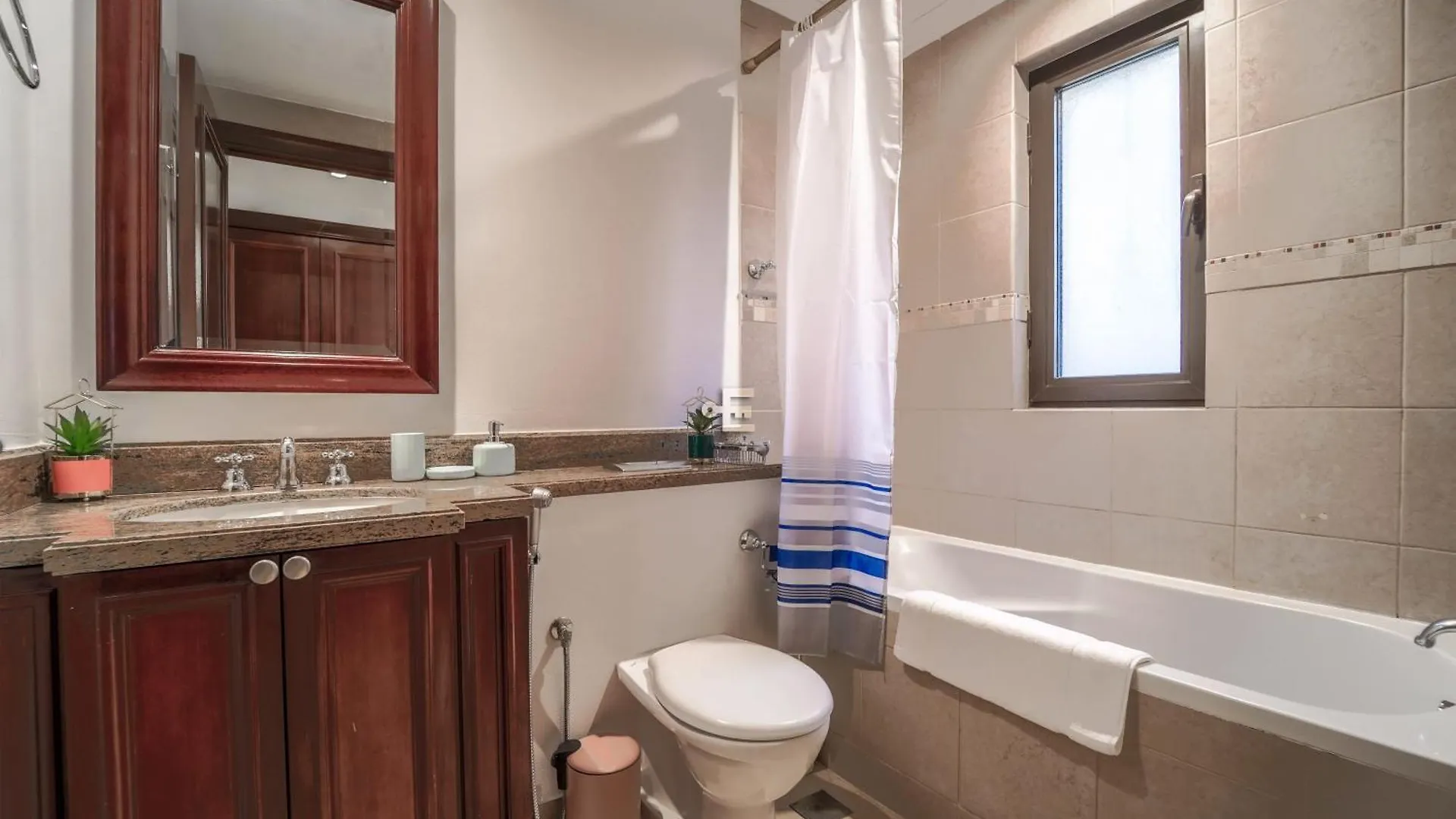 Apartment Beautiful 1 Bedroom In Oldtown Dubai